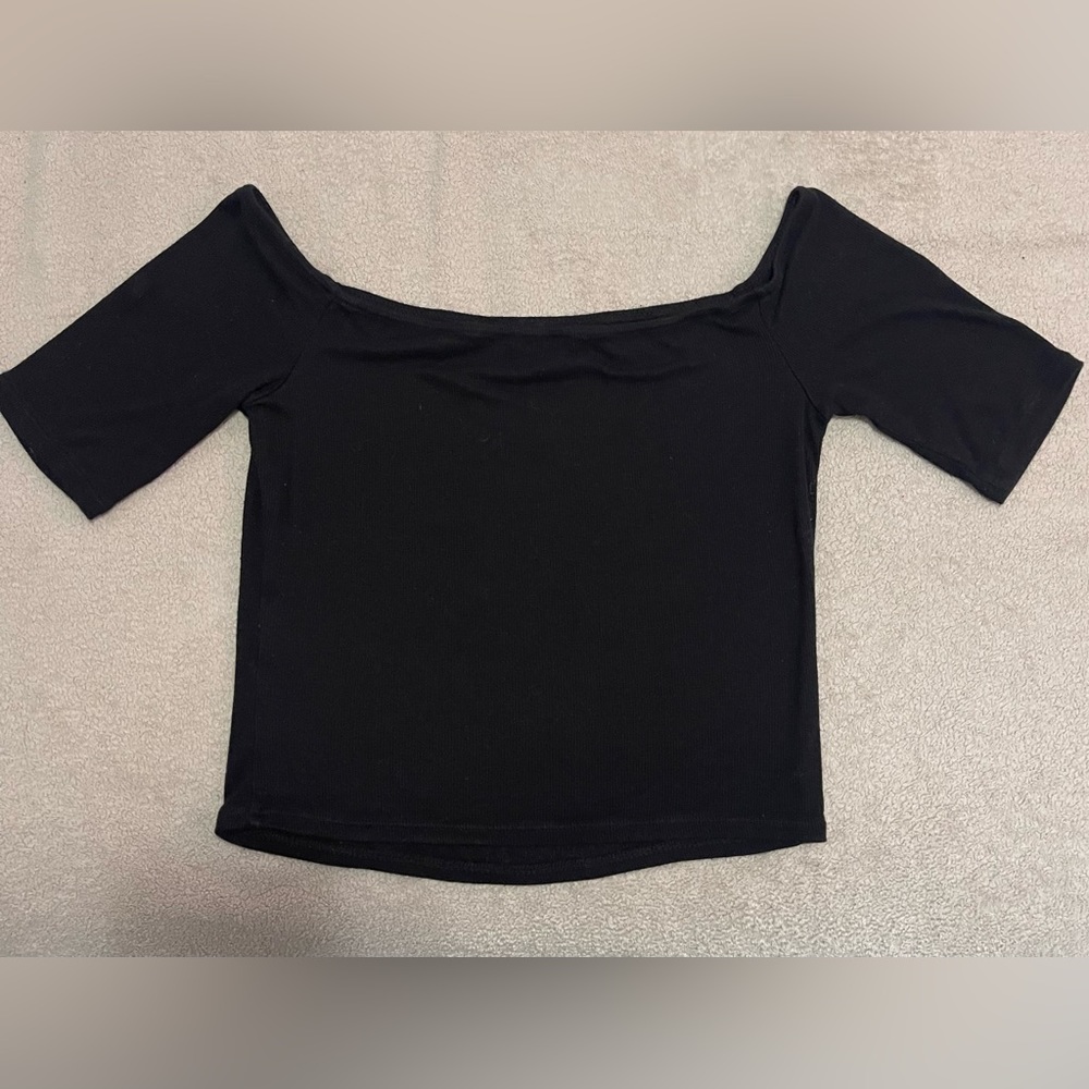 Guess off the shoulder crop top - Picture 2 of 2